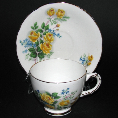Delphine Yellow Spray Roses Teacup and Saucer