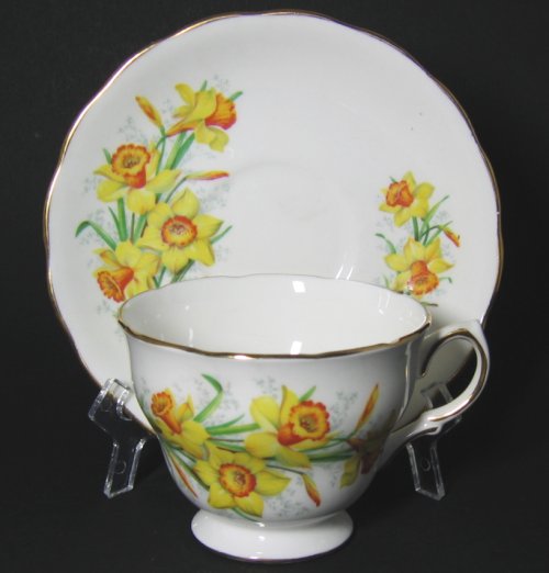 Royal Vale Yellow Daffodils Teacup and Saucer