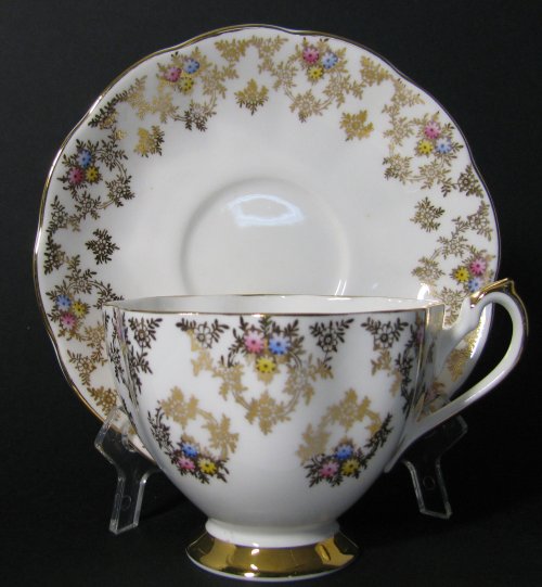 Vintage Queen Anne Gilt Wreath Bone China Tea Cup