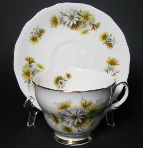 Colclough Daisies Teacup and Saucer