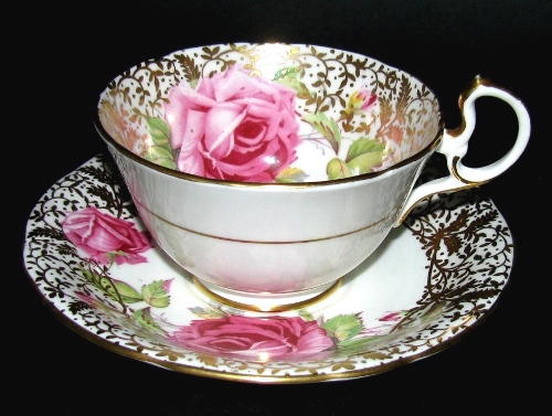 Aynsley Gilt Leaves Roses Vines Teacup