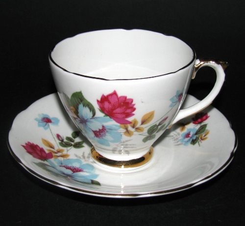 Delphine Tea Cup