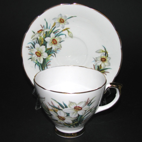 Delphine White Flowers Teacup