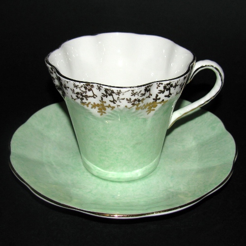 Elizabethan Green Gold Gilt Teacup