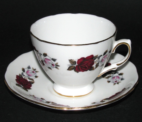 Red White Roses Teacup