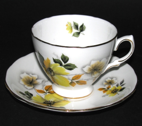 Royal Vale Yellow Cosmos Teacup