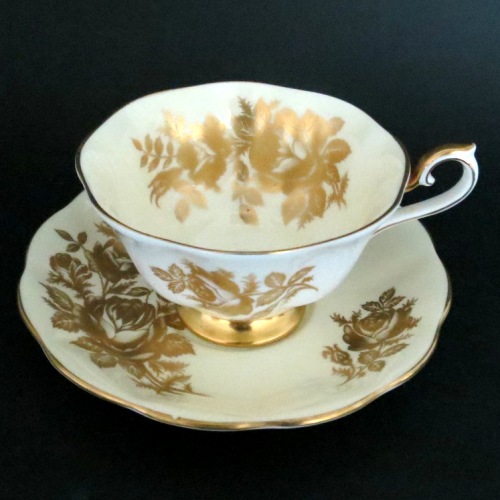 Golden Roses Teacup