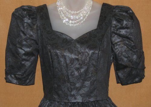 Sweetheart Neckline with Puffy Sleeves