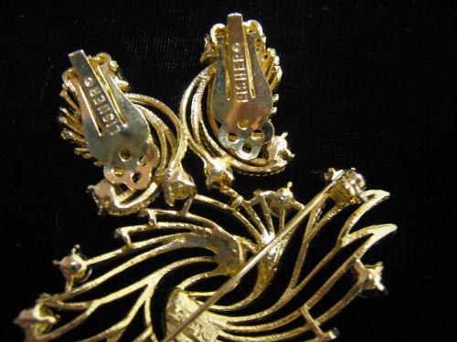 Vintage Lisner Set Brooch and Earrings