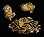 Vintage Lisner Brooch and Earrings Set