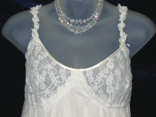 Ivory Lace Detail on Vanity Fair Peignoir