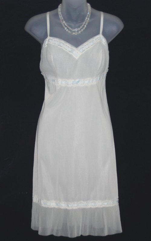 White Crystal Pleat Chiffon Slip Blue Ribbon