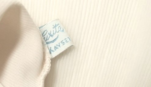 Kayser Luxite Label Tag on Crystal Pleat