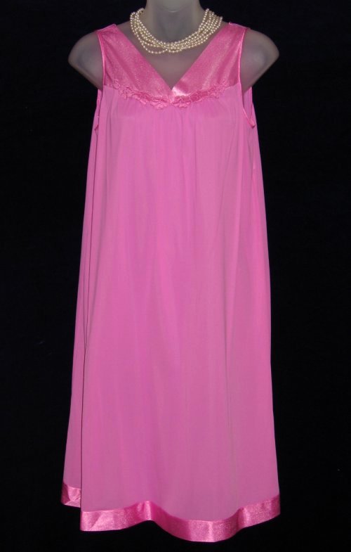 Vanity Fair Hot Pink Applique Nightgown